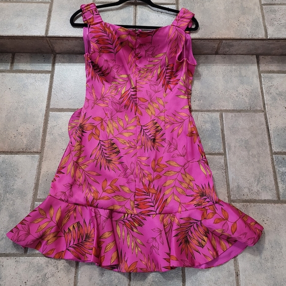 π€SOLDπ€Sachin & Babi Abigail Off-The-Shoulder Leaf Print Satin Twill Wrap Dress - Picture 5 of 13